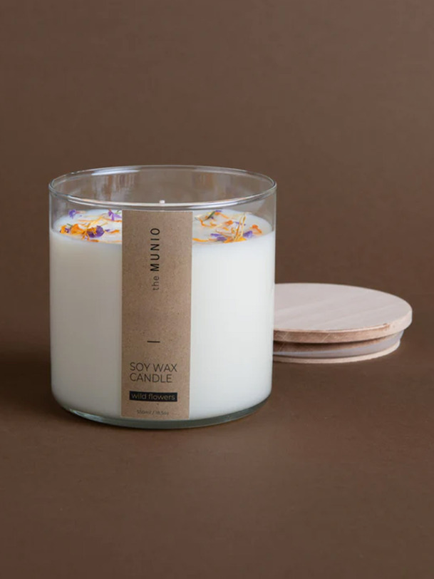 bougie wild flowers 550ml - the munio white