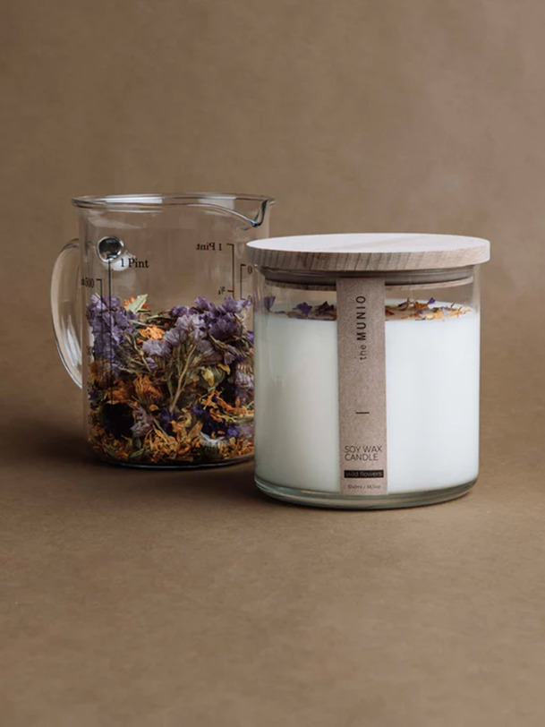 bougie wild flowers 550ml - the munio white