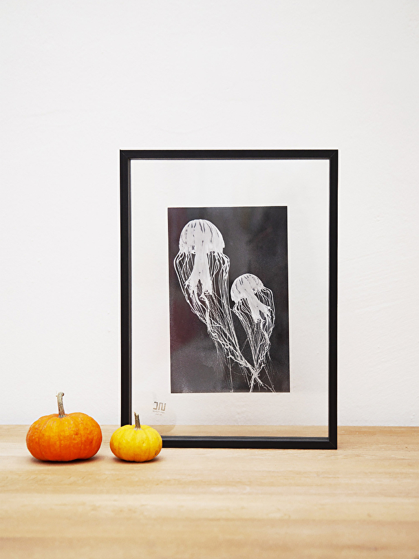 large photo frame black