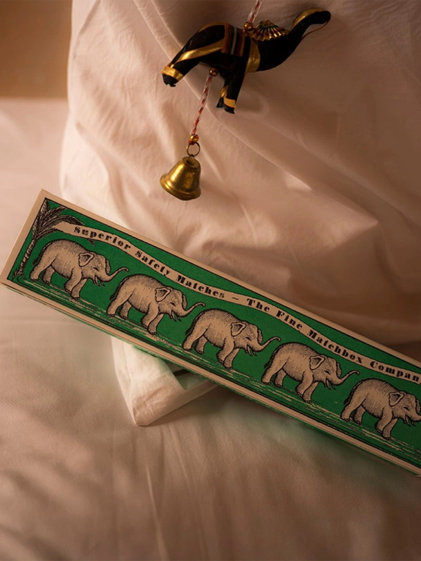 elephants long matches green