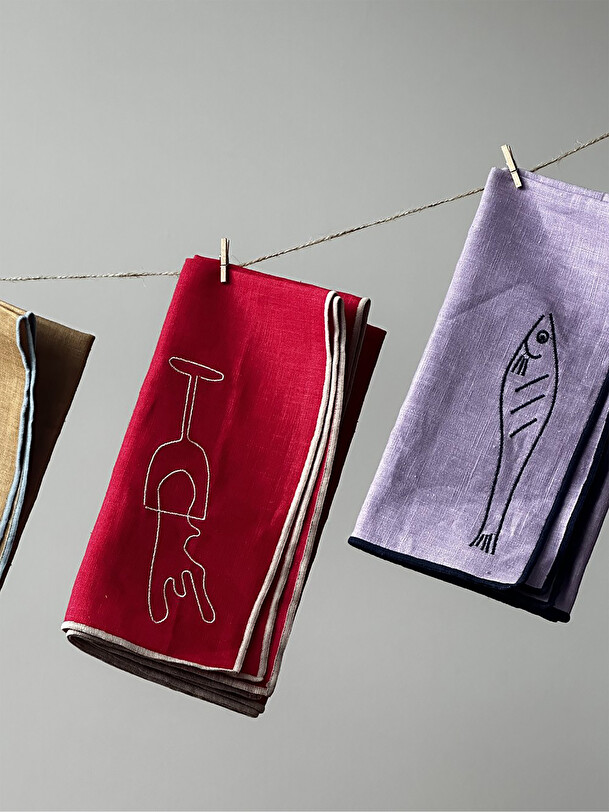 set of 2 fish napkins p urple