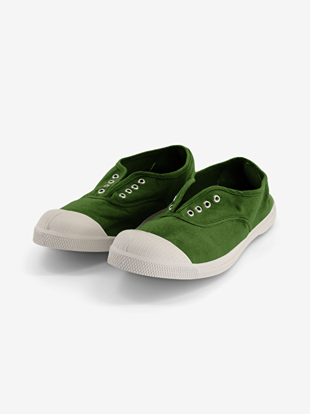 elly woman prairie green